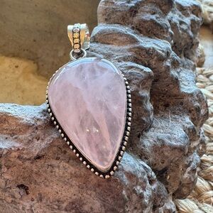 LARGE STERLING SILVER PENDANT WITH ROSE QUART